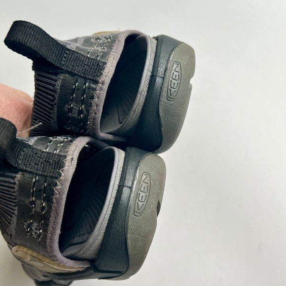 Keen Grey Black Textile Rubber Outsole Sneakers Sandals size 9 - Picture 11 of 14